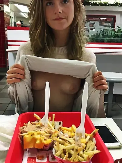 Emma Watson fakes 15. 08. 25