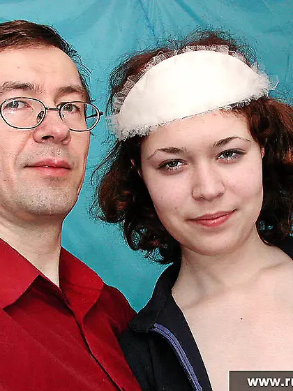 Teen brunette sucking fingered and fucked