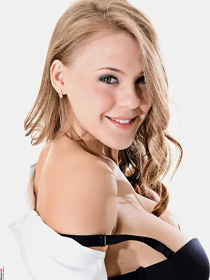 11: Portrait of Viola