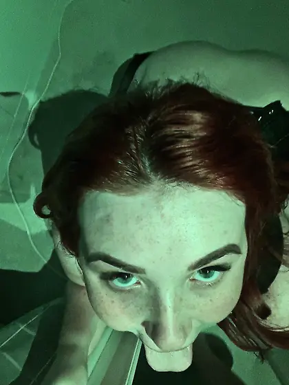 Fat Ass PAWG shows off