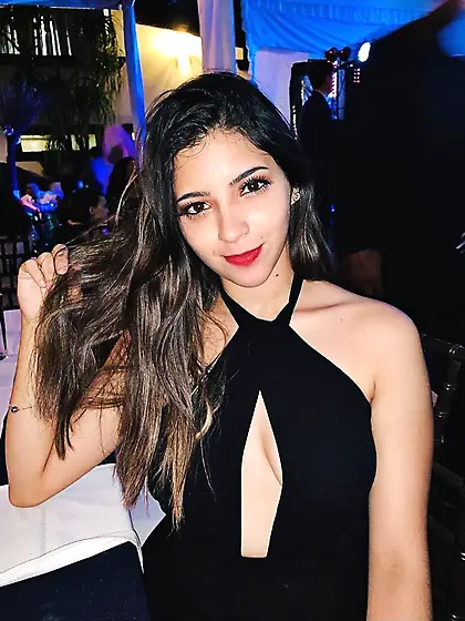 Que alternes su vagina con mi bocaQuiero lamer su