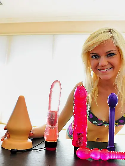 Chloe Foster gets both her holes toyed by her lesbian sexy lover