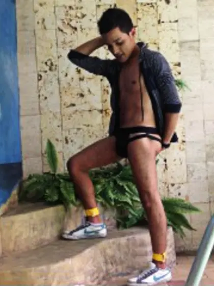 19 yo brunette Leandro.