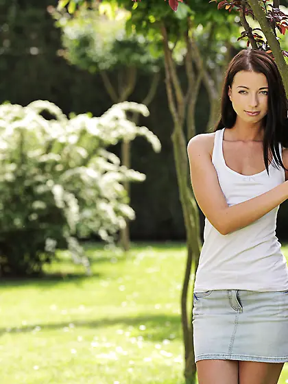 Girl with the wonderful shaved pussy Leyla Peachbloom is eating