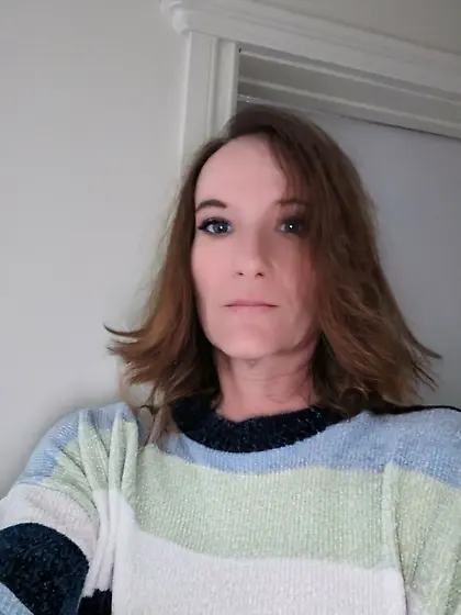 Chubby tranny slut rides the big ones