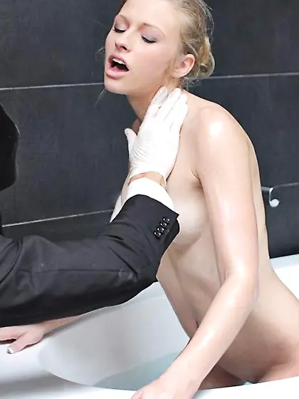 Avril Hall screams passionately while she gets her tight muff dr