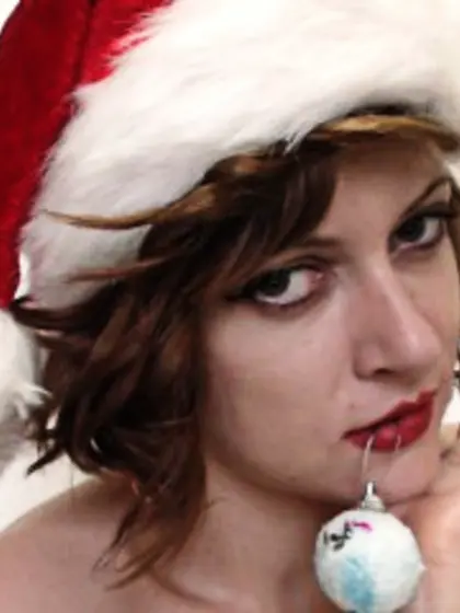 Brunette bigeyes perform anal