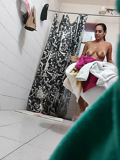 le espiaron a mi vecina