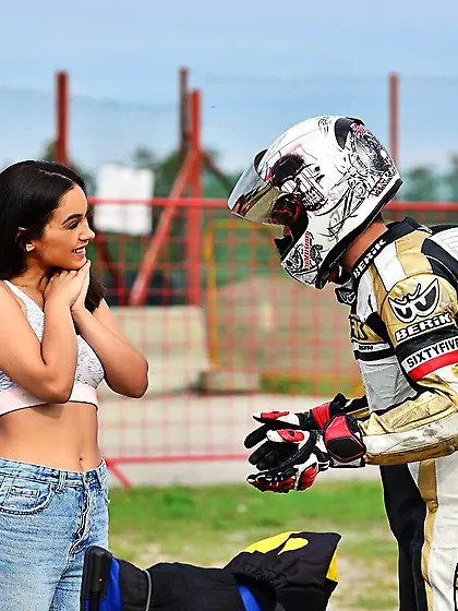 Gorgeous Latina's garage shag 