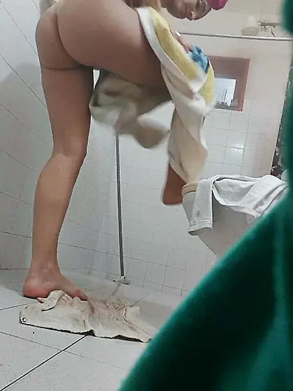 le espiaron a mi vecina