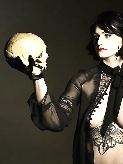 Ms.  Rosie Wilde (Ms.  Rosie Levine)