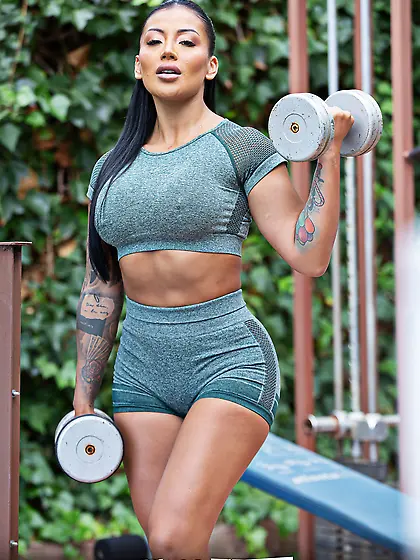 Sex influencer Mariana Martix fucked by her assistant