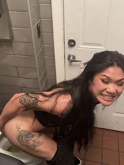 Girlfriend drunk piss at club toilet