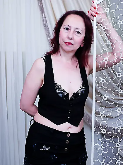 White granny nice tits