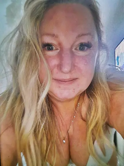 My sexy mum with her cleavage