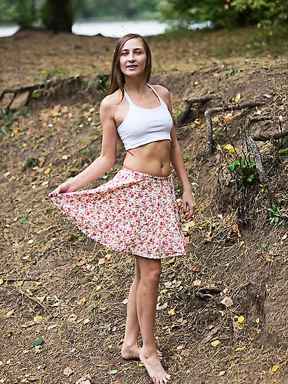 Kinky lassie flaunts her tempting naked body including hairy coo