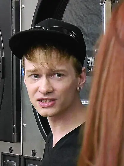 Kinky dude eye lesbian