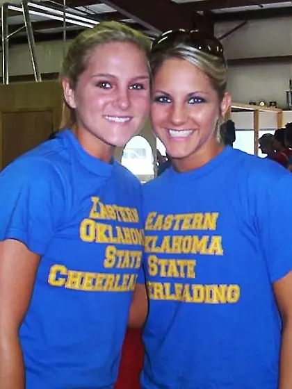 Hotties Heather & Lacey on GGW bus