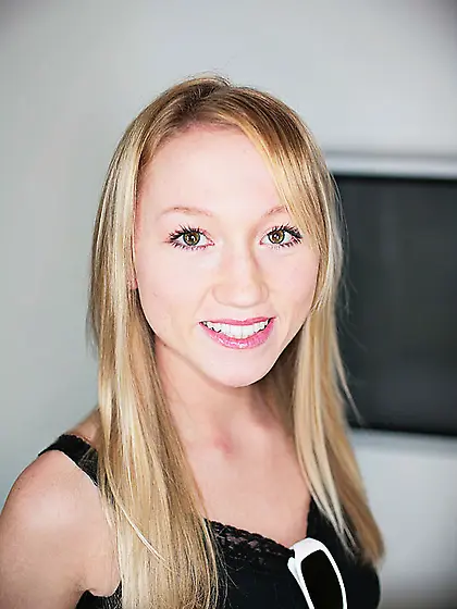 Bosomy Lailani Allure deepthroats the dick and uses semen instea