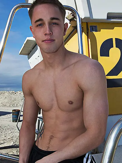 Sexy twunk Riley posing naked outdoors