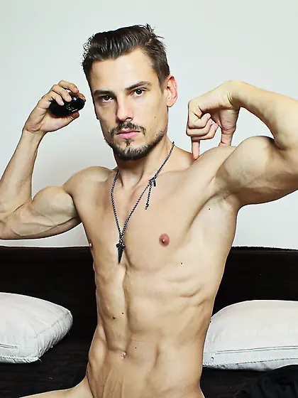 White man adamsinner live