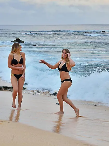 Sexy girlfriends Veronica Weston and Teddi Rae strip bikinis off