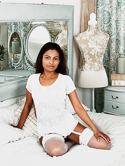 British ass ebony mom