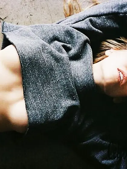 Scarlett Leithold Underboob Photos