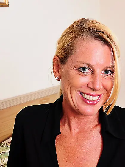 American saggy tits dildo anal