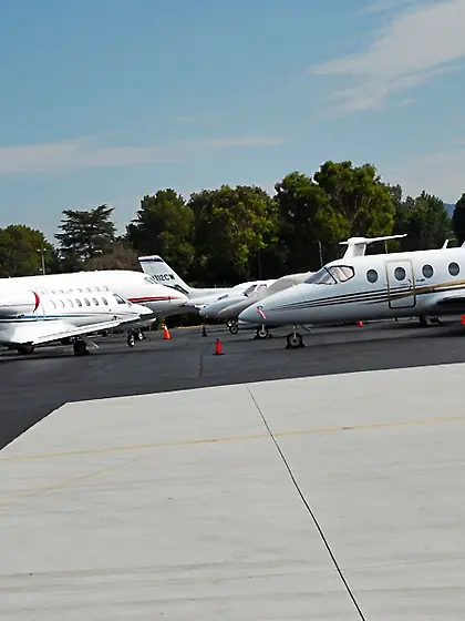 Gianna Michaels and Carmella Bing getting into a hardcore threes