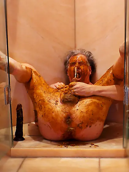 Ivo from Vienna,  Austria - expose -dirty scatplay