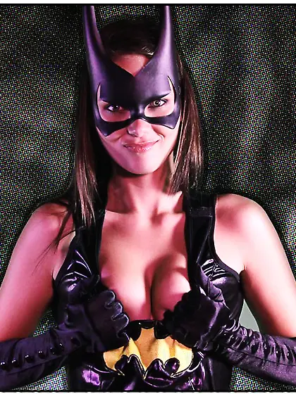 Sexy bat woman Bailey Knox shocks the viewers with a wonderful n