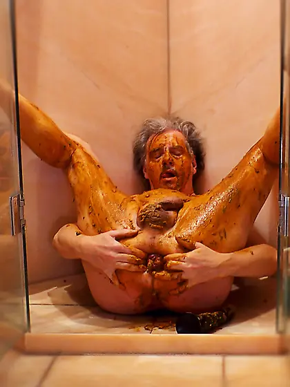 Ivo from Vienna,  Austria - expose -dirty scatplay