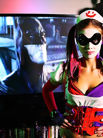 Girl in mask Bailey Knox invites everybody to see her delicious