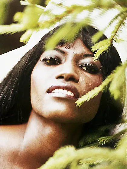 Gorgeous ebony pose hot