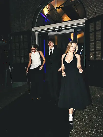 Sexy Juultje sharing her IQ