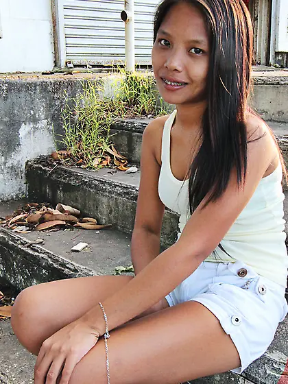 Adorable Pinay babe wants to get covered in fresh fucking cum