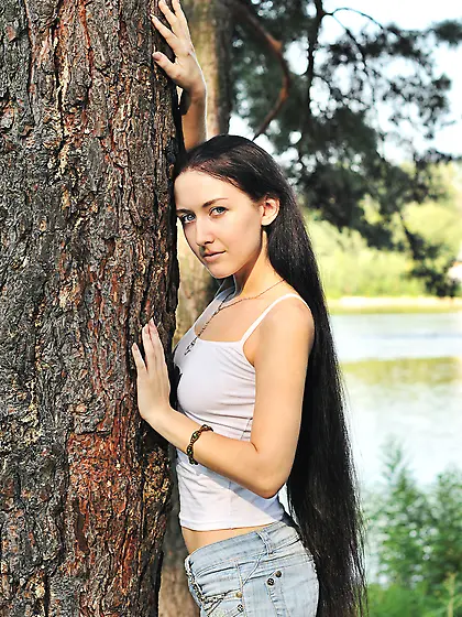 Gorgeous nude teen