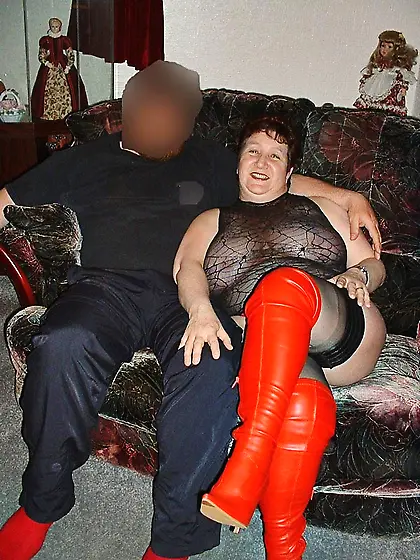 Petite MILF Kinky Carol from United Kingdom