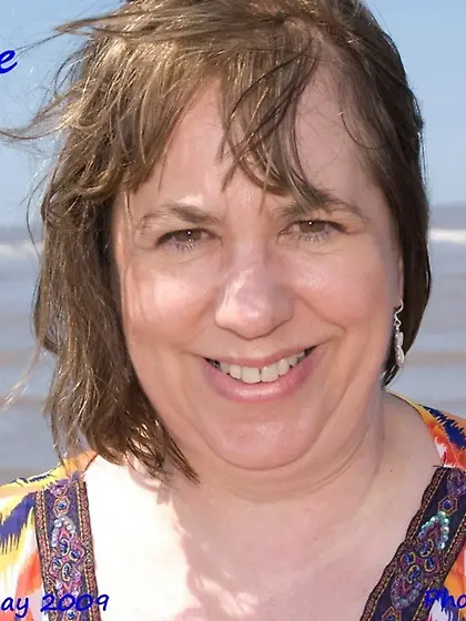 Pissing Speedy Bee from United Kingdom