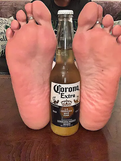 Retired foot fetish model