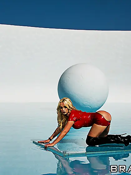 Walking on the moon I found this babe with the hottest ass in th