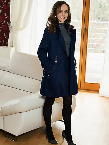 Skinny and pale whore Natalia Pearl is going to ride cock