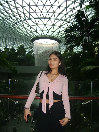 Sexy Filipina teen Zoie