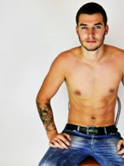 Brunette Young Man Mike Live Orgasm.