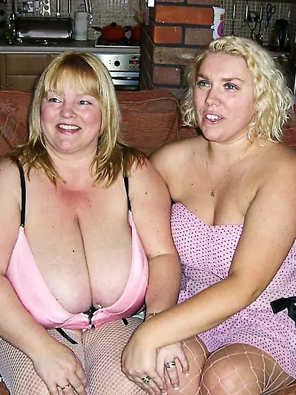 Curvy Lesbian Sex Barby from United Kingdom