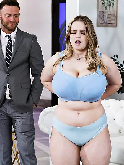 Codi Vore and Little Puck getting their wet pussies plowed