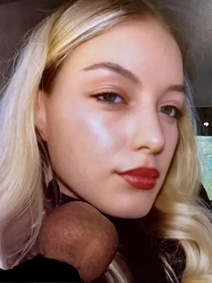 Goddess Angelina Zegzhda knows how to punch it