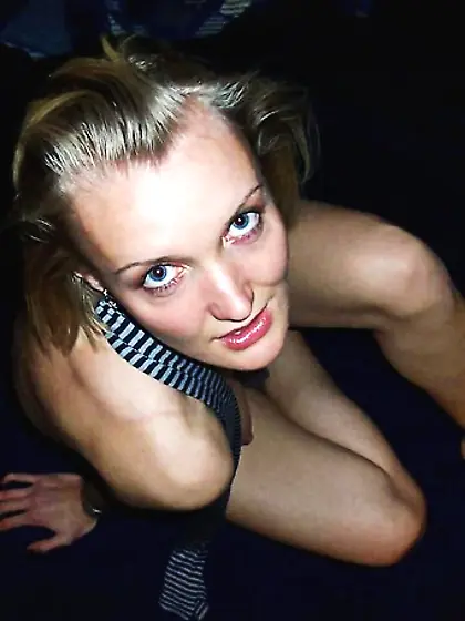 AMATEUR GIRL... HOT AND HORNY