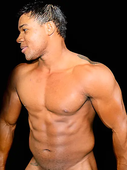 Ebony man aaronevans2 dancing